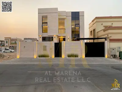 2-floor + roof super modern villa in a prime location near the mosque, 4 master bedrooms, very attractive price, perfect for living or investment.