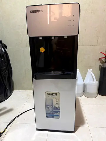 Water dispenser cold and hot new not use
