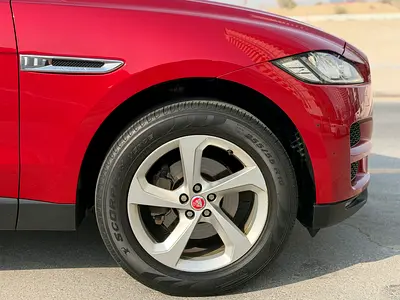 صورة 4 لـ 2018 Jaguar F-PACE