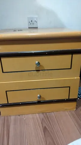 Side drawer