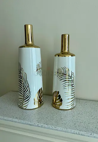 Set of 2 White Gold Decorative Ceramic Vases