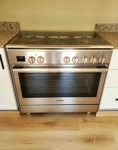 New Model BOSCH Series 8 Top 5 Burner Gas Down Oven Electric Cooker Range Size 90cm 4