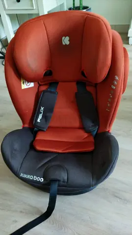 Kikka Boo i-Felix Isofix child car seat (red/brown) in good condition