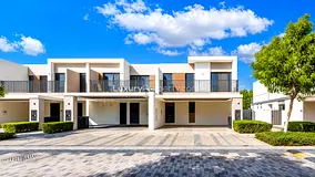 Vacant | Single Row | Landscaped Garden