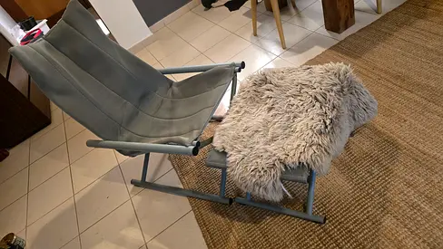 Lounge chair with footrest