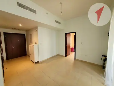 Vacant Now | Walk to Beach | Waterfront Living