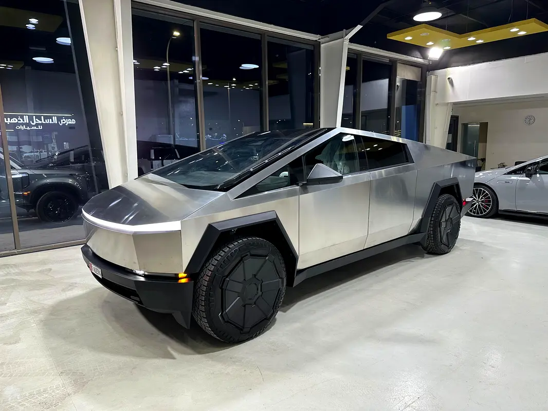 Tesla Cybertruck 2026
