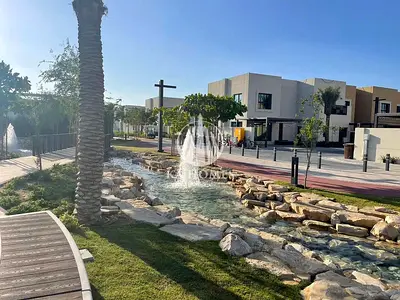 مساحات واسعه مجمع هادي مناسب للعائلات مساحات واسعه