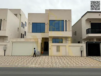 Two-story villa with 5 rooms, located close to services and public facilities, price includes registration fees and air conditioning.