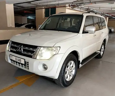 PAJERO 3.5L GLS 2013 GCC SPEC V6 4WD FULL OPTION BIG SUNROOF SUNROOF ELECTRIC LEATHER SEATS 8 AIRBAG