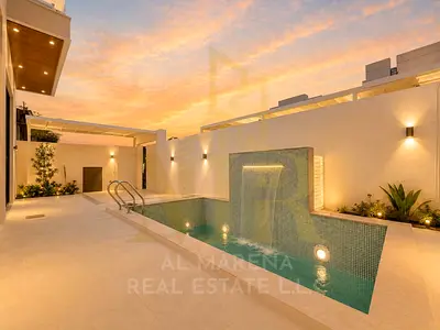 Villa in an exceptional location directly behind amenities | Second plot from the main street | Two floors | 4 master bedrooms | Private pool | All-in
