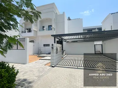 ⚡️ Brand new 3 master BR villa: Huge hall, maid's room, fitted kitchen, 5 baths. Near all services