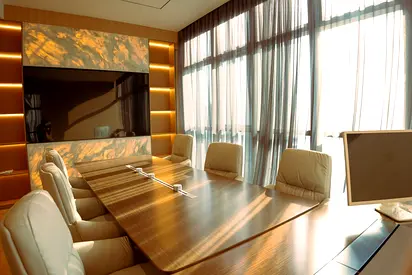 Fully Fitted | Canal Views | Ready to Move In
