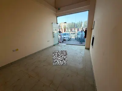 للإيجار السنوي – عجمان، الجرف 3 محل تجاري بموقع مميز على الشارع الرئيسي