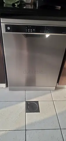 Stainless steel built-in dishwasher in excellent working condition. Price a bit negotiable.