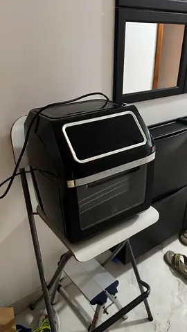 Compact countertop air fryer oven - good working condition