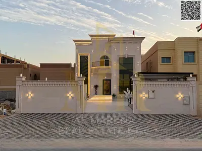 Next to the mosque, there is upscale accommodation that balances comfort and tranquility, including electricity, water, and air conditioning.