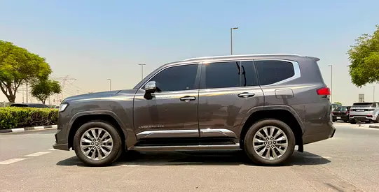 Toyota Land Cruiser 3.5L VXR 2022 GCC Specs Very Good Condition