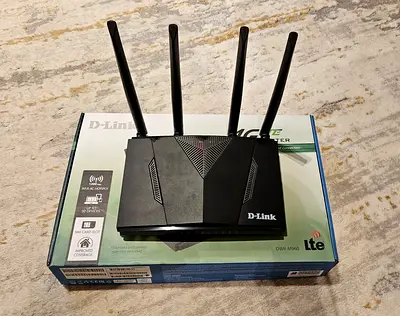 D-Link 4G LTE Wi-Fi Router (4 Antennas) - Good Condition