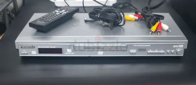 Original Classic Panasonic DVD / CD Player in Excellent Condition with Complete Original Accessorie