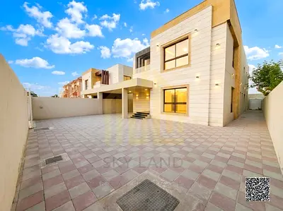 Luxury villa in a prime location, freehold ownership, includes water, electricity, air conditioning