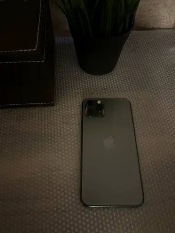 iPhone 11 - Space Gray, Excellent condition. (LIKE NEW)
