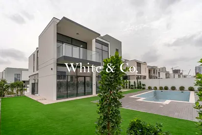 Large Plot | Drivers Room | Private Pool
