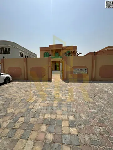 فيلا بالروضة 2 مساحة 8000 قدم عدد 7 غرف نوم ماستر بسعرشامل الكهرباء والماء والمكيفات فيلا خلف المسجد