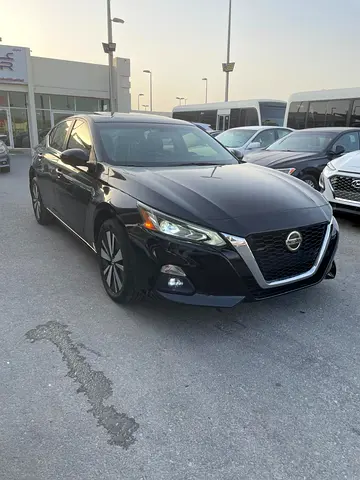 Nissan AlTiMa SR 2019 Full options Sunroof
