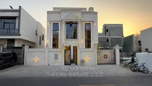 فيلا كلاسيكية بالقرب من الشارع العام | طابقان وروف | 5 غرف نوم | تشطيبات راقية | موقع مميز | السعر شامل رسوم التسجيل