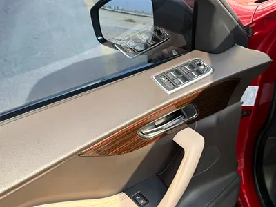 2018 Jaguar F-PACE photo 16