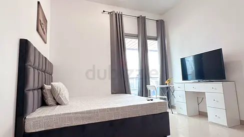 Huge Room | Near Metro | Dubai Marina