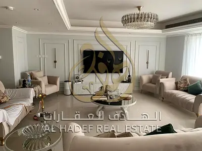 شقه للبيع في تاور راقي جدا في المجاز اطلاله بانوراماعلي   البحيره 4 غرف نوم وغرفه مساعده منزل وريسبشن كبير مفروشه بالكامل فرش نظيف مع باركن وجيم ومسبح