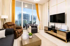 FULLY FURNISHED | LUXURIOUS LIVING+STUDY / MAID'S ROOM