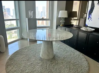 Marble effect round dining table 1.40m dia