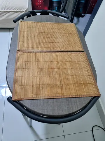 Dining table suitable for small spaces
