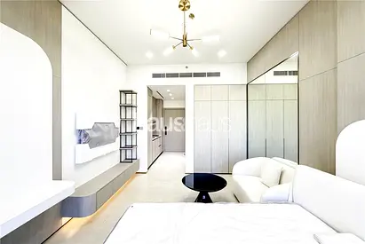 Studio | Fully Furnished | Corner Unit