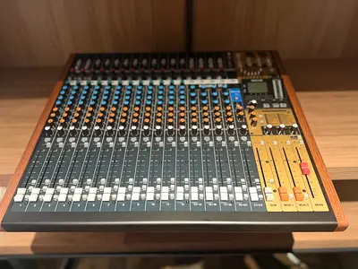 Professional Analog Mixer