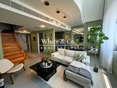 High End Upgrades l Duplex l Large Layout