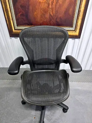 Herman Miller Aeron chair for selling.good condition only little use