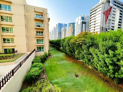 Spacious 1 Bedroom | Pool & Gym | The Greens