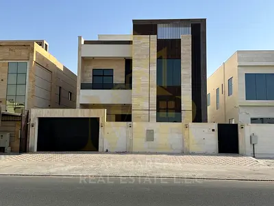 Villa for sale on the main street, ready to move in, in one of Ajman's most prestigious areas. Freehold ownership.