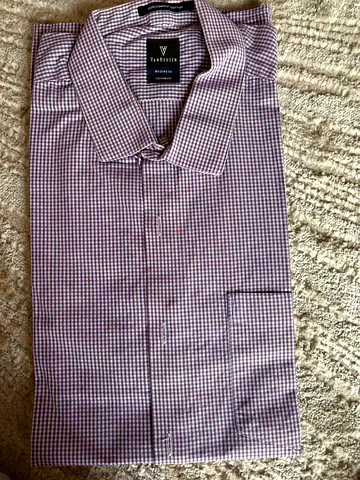 Mens short sleeve checkered shirt - size M-L (light purple)