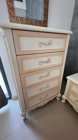 5-Drawer Storage Chest WITH a Detached Mirror