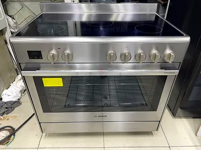Bosch Series 8 Electric Ceramic Cooking Range 90x60cm With Oven Flawless Condition it have Dual Fan