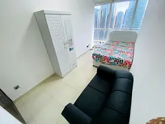 Private room with with nice view jlt .. 2000