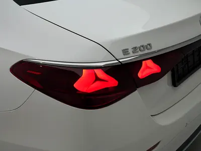 Mercedes-Benz E-Class E 200, миниатюра 8