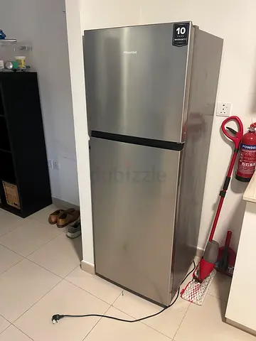 Hisense 2-door Stainless Steel Refrigerator and Freezer - Good Condition
