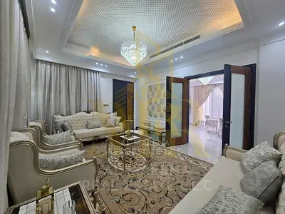 فرصة استثنائية لامتلاك فيلا إعادة بيع بحالة ممتازة، مجهزة بالكامل بالأثاث والمكيفات، وتتميز بتصميم عملي ومساحات واسعة تناسب العائلات الباحثة عن الراحة