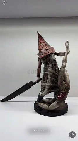 Silent Hill Pyramid Head Statue Figure with Victim (Collectible) pin head Thomas Shelby Micheal…